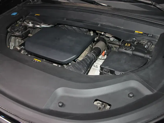 Li Auto L8 — Фото автомобиля 17