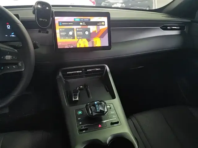 BYD Qin PLUS — Фото автомобиля 12