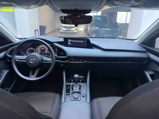 Mazda Axela — Фото автомобиля 17