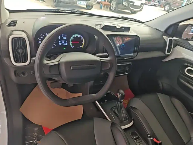 Roewe Clever — Фото автомобиля 9