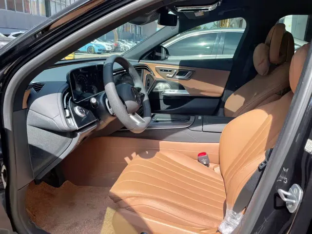 Mercedes-Benz E-Class — Фото автомобиля 5
