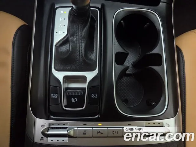 Kia Carnival Generation 4 — Фото автомобиля 9