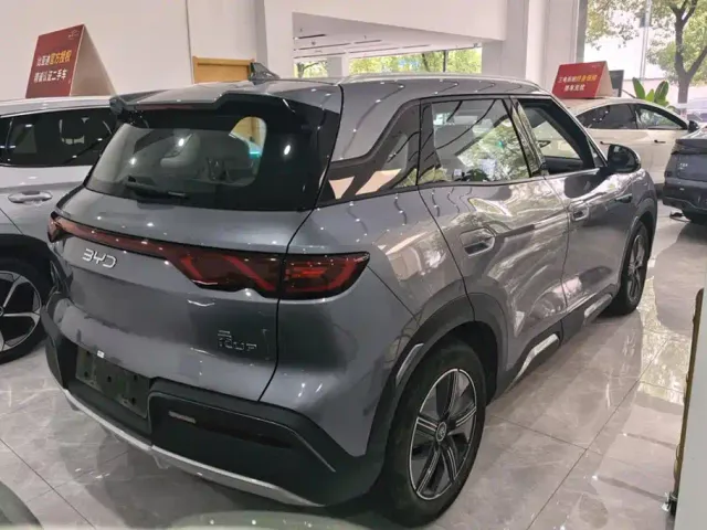 BYD Yuan UP — Фото автомобиля 3