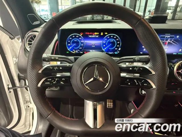 Mercedes-Benz EQB — Фото автомобиля 14