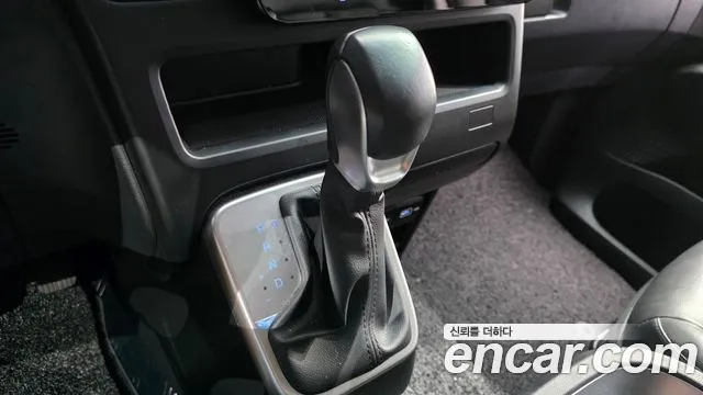 Hyundai Staria Staria — Фото автомобиля 9