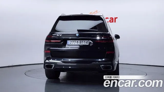 BMW X7 xDrive 40d M Sport 7 мест — Фото автомобиля 4
