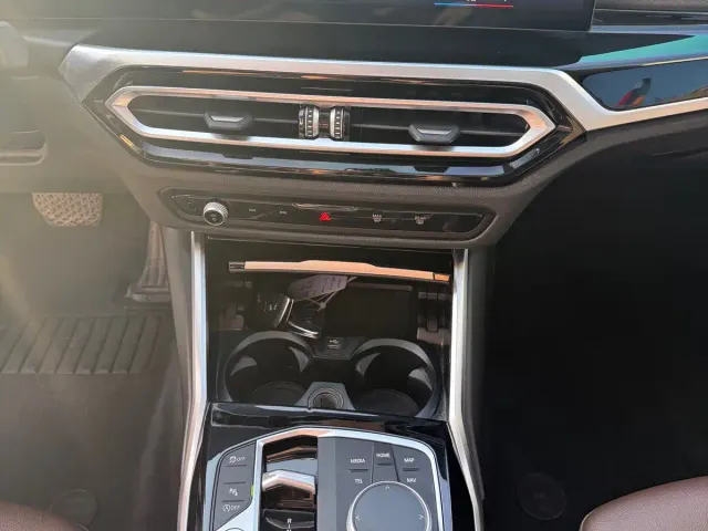 BMW 3 Series — Фото автомобиля 12