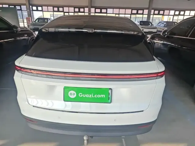 Li Auto Li Auto i6 2025 2WD Base Model — Фото автомобиля 5