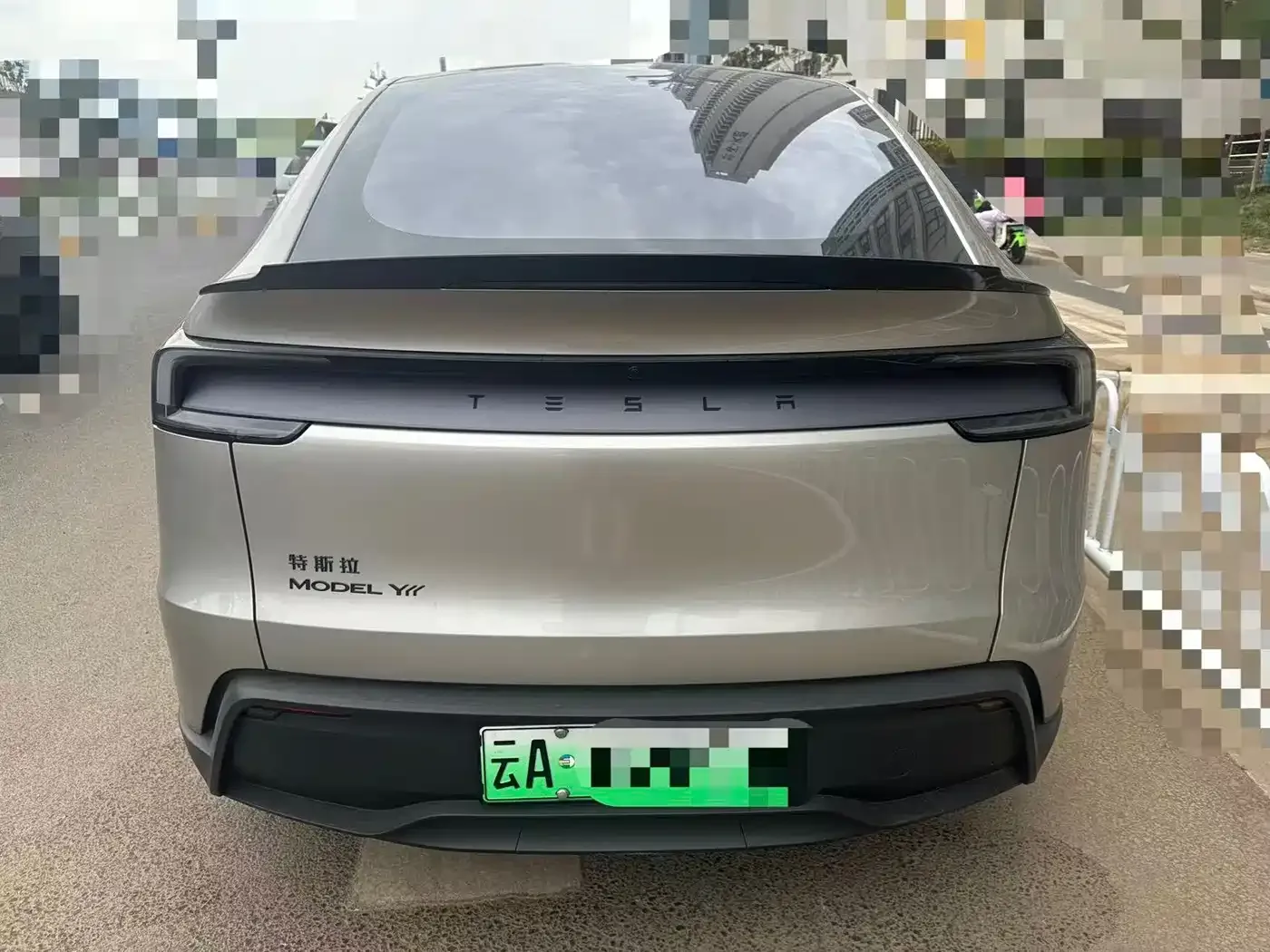 Tesla Model Y L 2025 Facelift Long Range AWD — Фото автомобиля 7