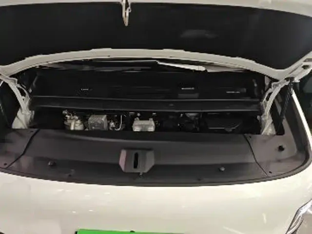 Li Auto MEGA — Фото автомобиля 19