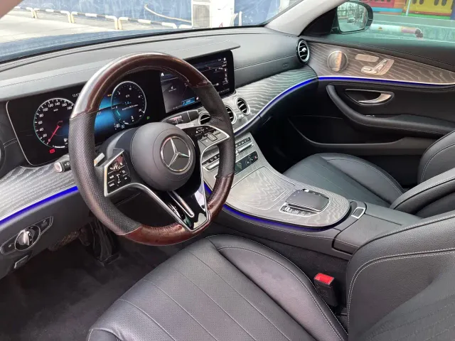 Mercedes-Benz E-Class — Фото автомобиля 12
