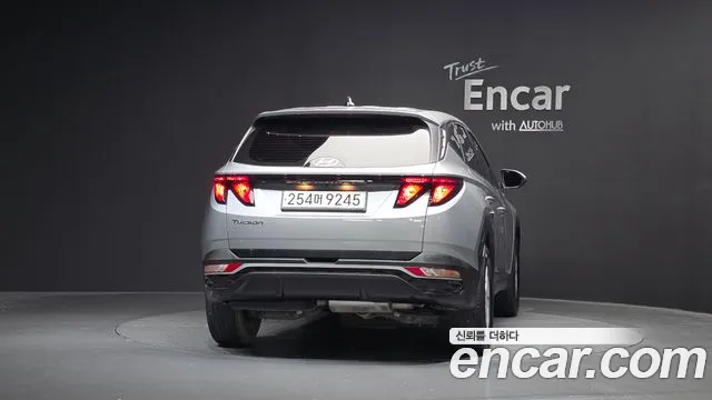 Hyundai Tucson Tucson (NX4) Дизель 2.0 2WD — Фото автомобиля 4