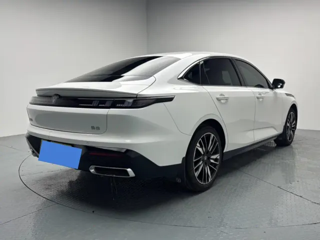 Changan Eado — Фото автомобиля 18
