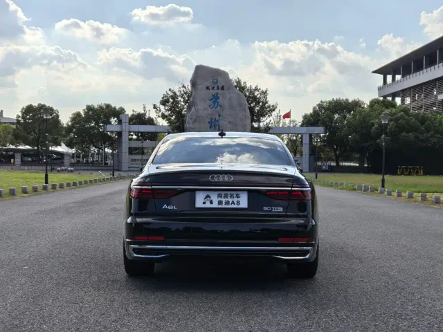 Audi A8 — Фото автомобиля 16