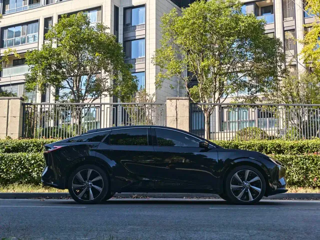 Toyota bZ5 — Фото автомобиля 4