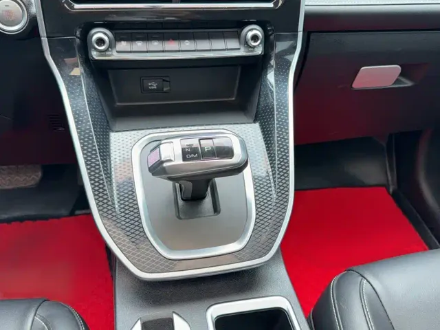 Haval M6 — Фото автомобиля 15
