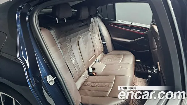 BMW 5-Series 5 серия (G30) — Фото автомобиля 10
