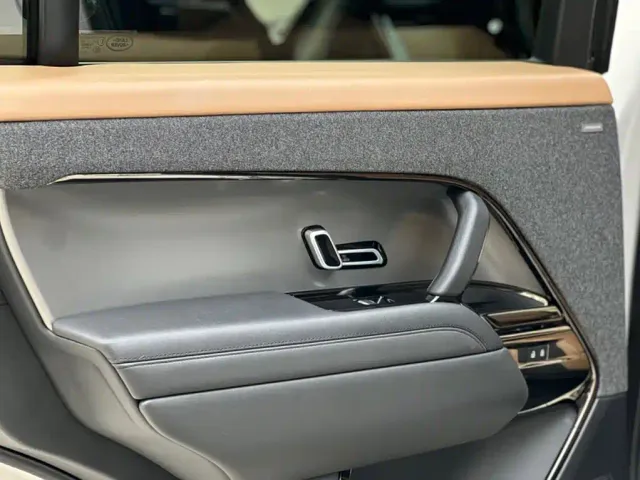 Land Rover Range Rover Sport — Фото автомобиля 4
