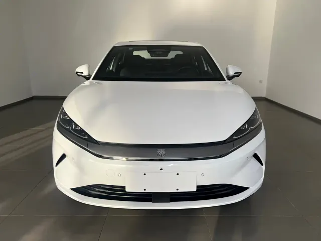 BYD Qin L — Фото автомобиля 2