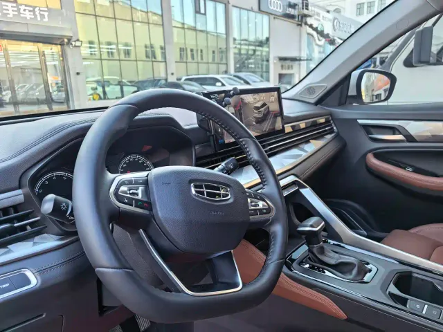 Geely Vision X6 — Фото автомобиля 9