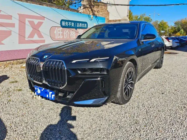 Фотография автомобиля — BMW 7 Series