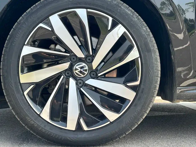 Volkswagen Passat — Фото автомобиля 19