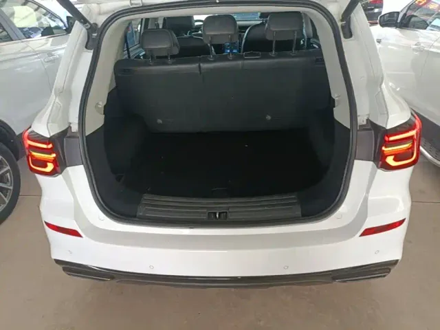 Roewe RX5 — Фото автомобиля 18