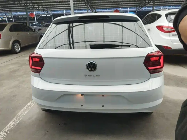 Volkswagen Polo — Фото автомобиля 3