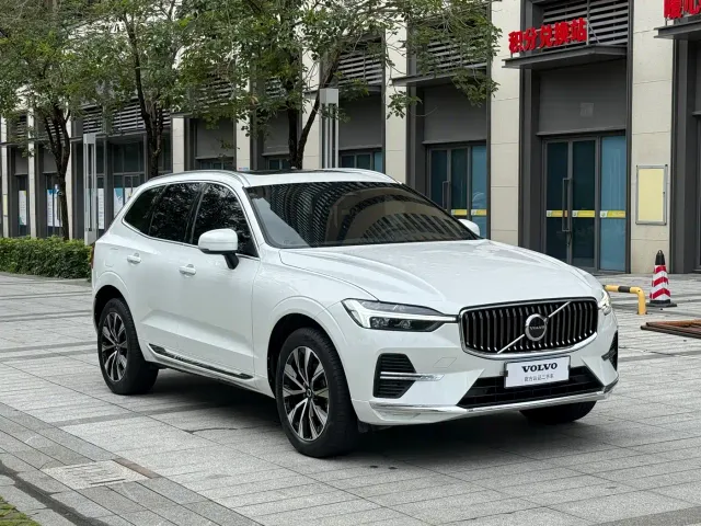 Volvo XC60 — Фото автомобиля 3
