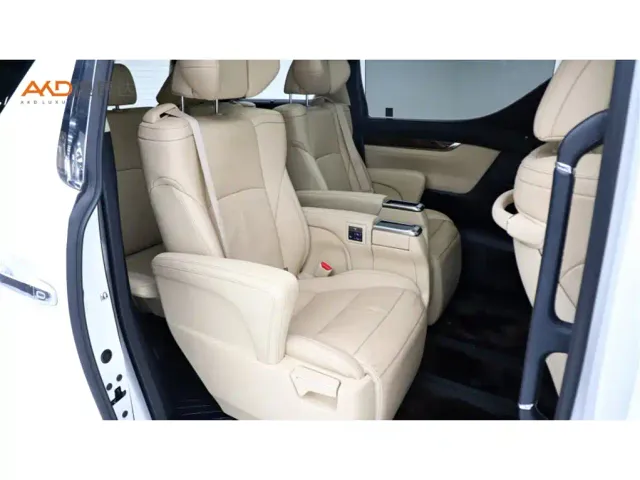 Toyota Alphard — Фото автомобиля 8