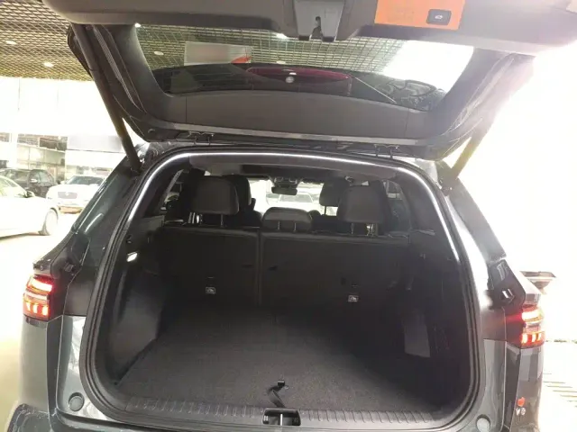 Geely Xingyue L — Фото автомобиля 18