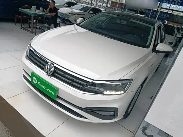 Фотография автомобиля — Volkswagen Lamando