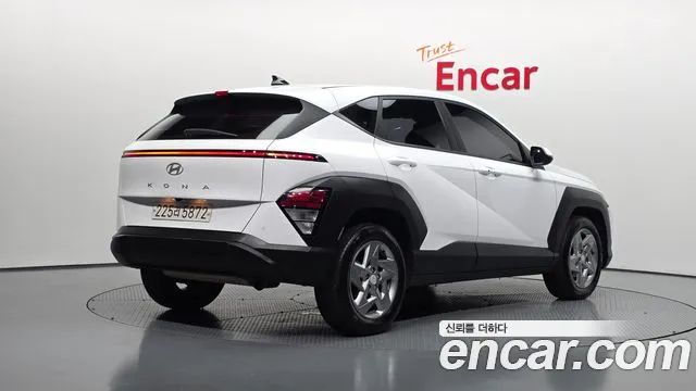 Hyundai Kona — Фото автомобиля 2