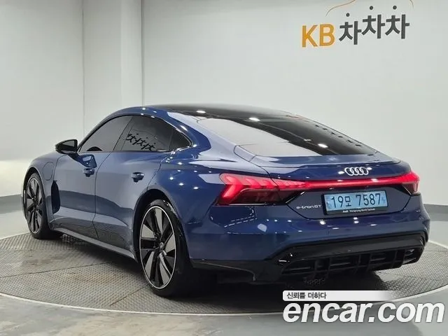 Audi e-tron GT — Фото автомобиля 2