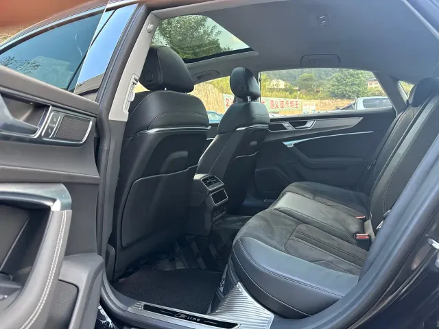 Audi A7L — Фото автомобиля 13