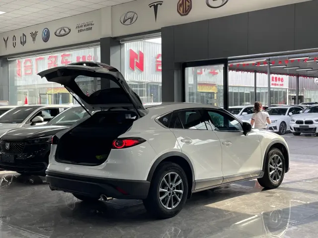 Mazda CX-4 — Фото автомобиля 18