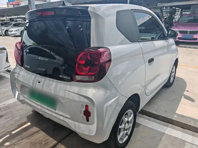Roewe Clever — Фото автомобиля 7