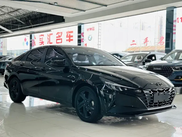 Hyundai Elantra — Фото автомобиля 3