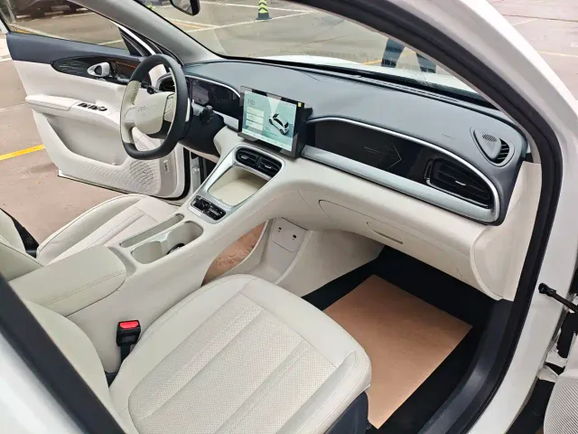 Geely Starry Wish — Фото автомобиля 11