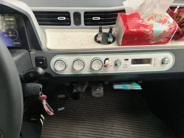 Wuling Hongguang Mini EV — Фото автомобиля 9