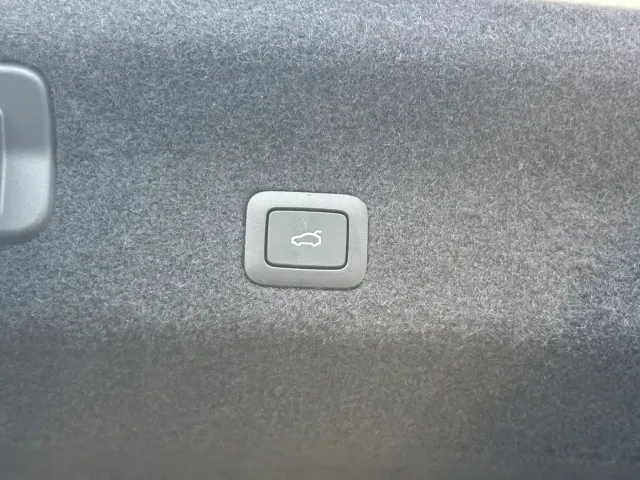 Xiaomi SU7 — Фото автомобиля 23