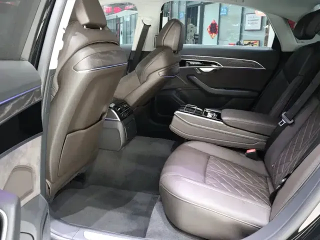 Audi Audi A8 2022 A8L 50 TFSI quattro Comfort Collector's Edition — Фото автомобиля 7