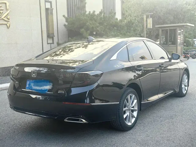 Honda Accord — Фото автомобиля 5
