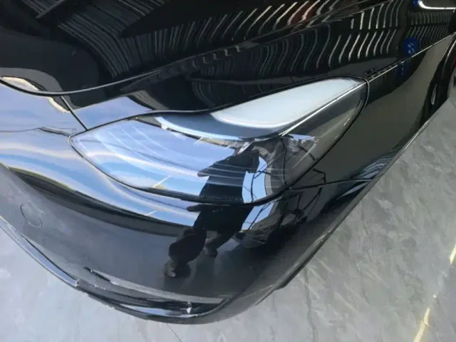 Tesla Model Y — Фото автомобиля 23