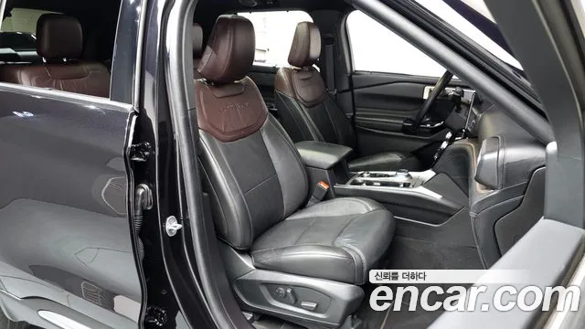 Ford Explorer Explorer 6 поколение 3.0 Platinum 4WD — Фото автомобиля 23