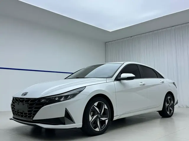 Фотография автомобиля — Hyundai Elantra