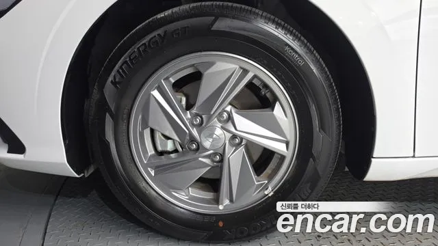 Hyundai Avante CN7 — Фото автомобиля 5