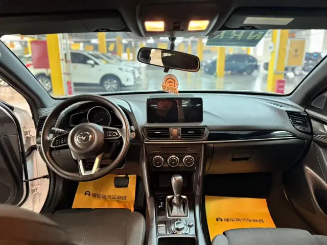Mazda CX-4 — Фото автомобиля 9