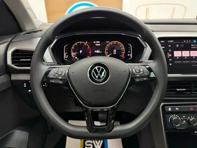 Volkswagen T-Cross — Фото автомобиля 11