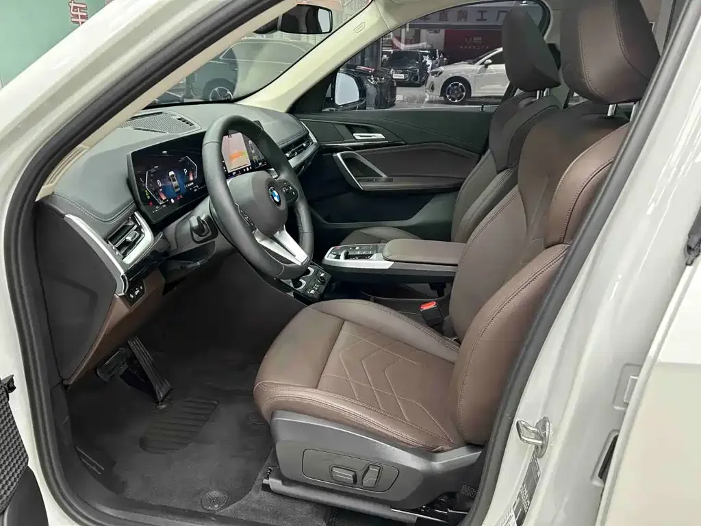 BMW BMW X1 2023 sDrive20Li X Design Package — Фото автомобиля 18